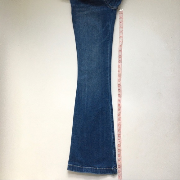SPANX Shape EveryWear Flare Blue Denim Jeans Size Medium in Authentic Blue Wash - Picture 14 of 16